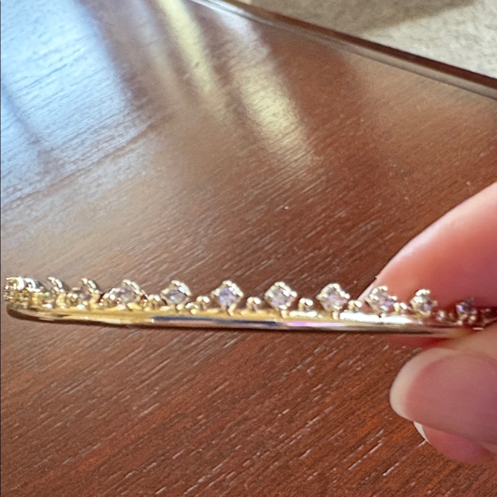 Kendra Scott Elegant Gold Bracelet - Picture 2 of 2